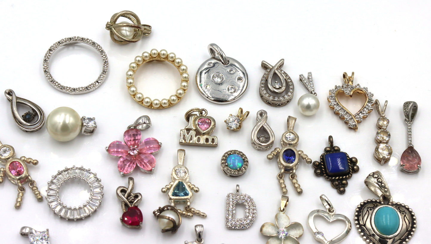 Group lot of Vintage 925 sterling silver charms and pendants