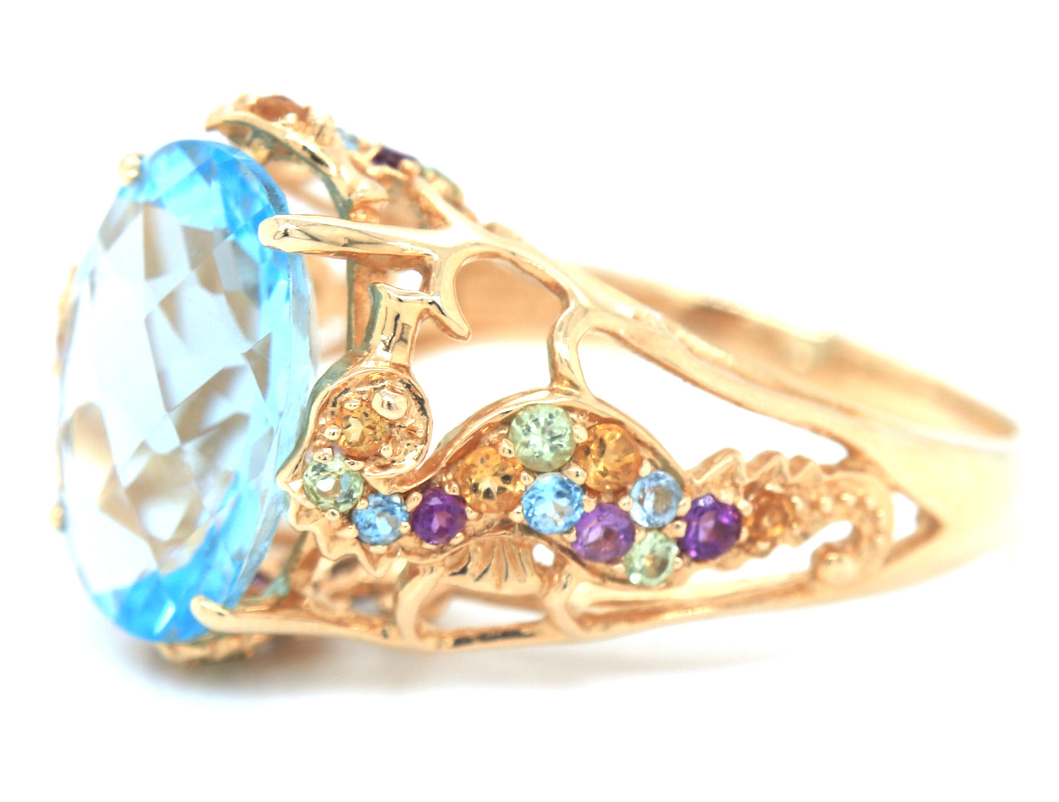 14kt Yellow gold oval blue topaz ring