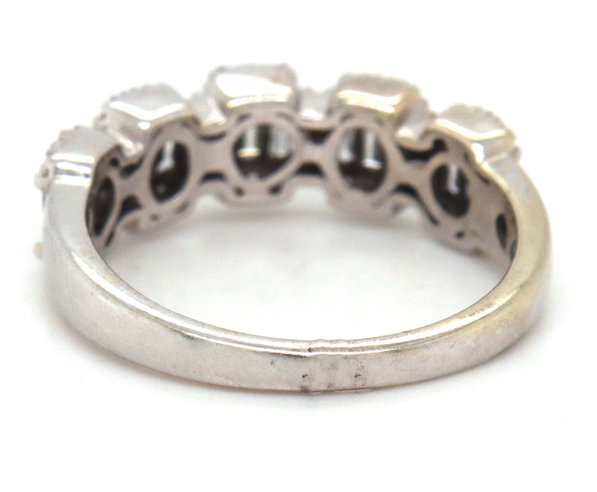 14kt White gold RBC and Baguette diamond station band