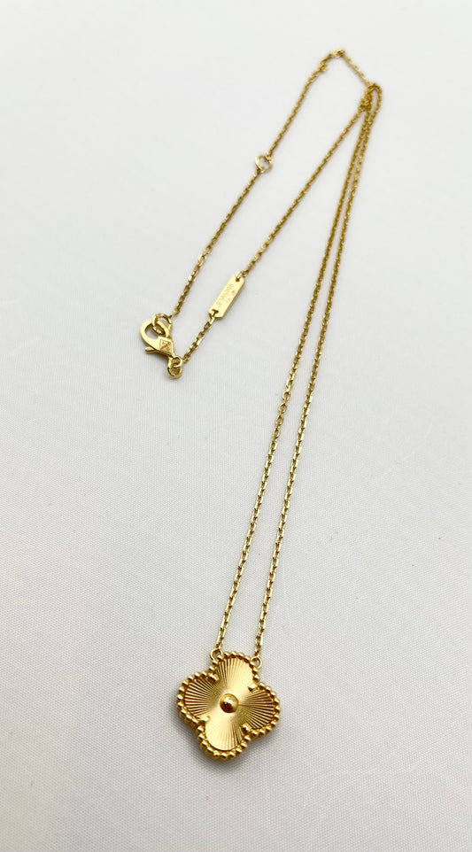 18KT Yellow Gold Hand Crafted Guilloche Pattern Single Clover Pendant Necklace