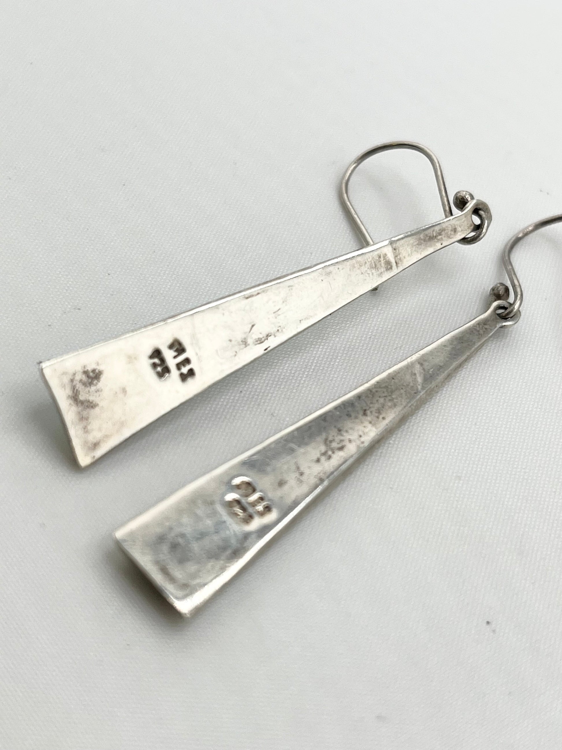 925 Sterling Silver Mexican Turquoise Dangle Earrings  And A Matching Oval shaped Pendant