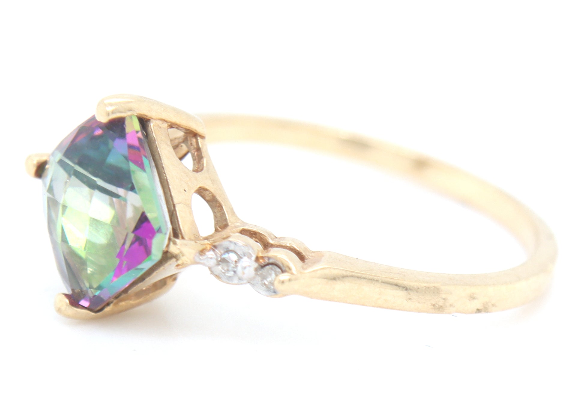 10kt Yellow gold Mystic topaz ring