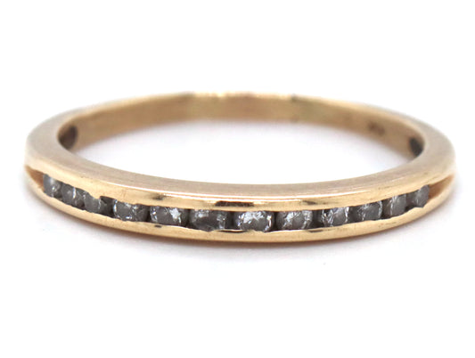 10kt Yellow gold round brilliant cut diamond band
