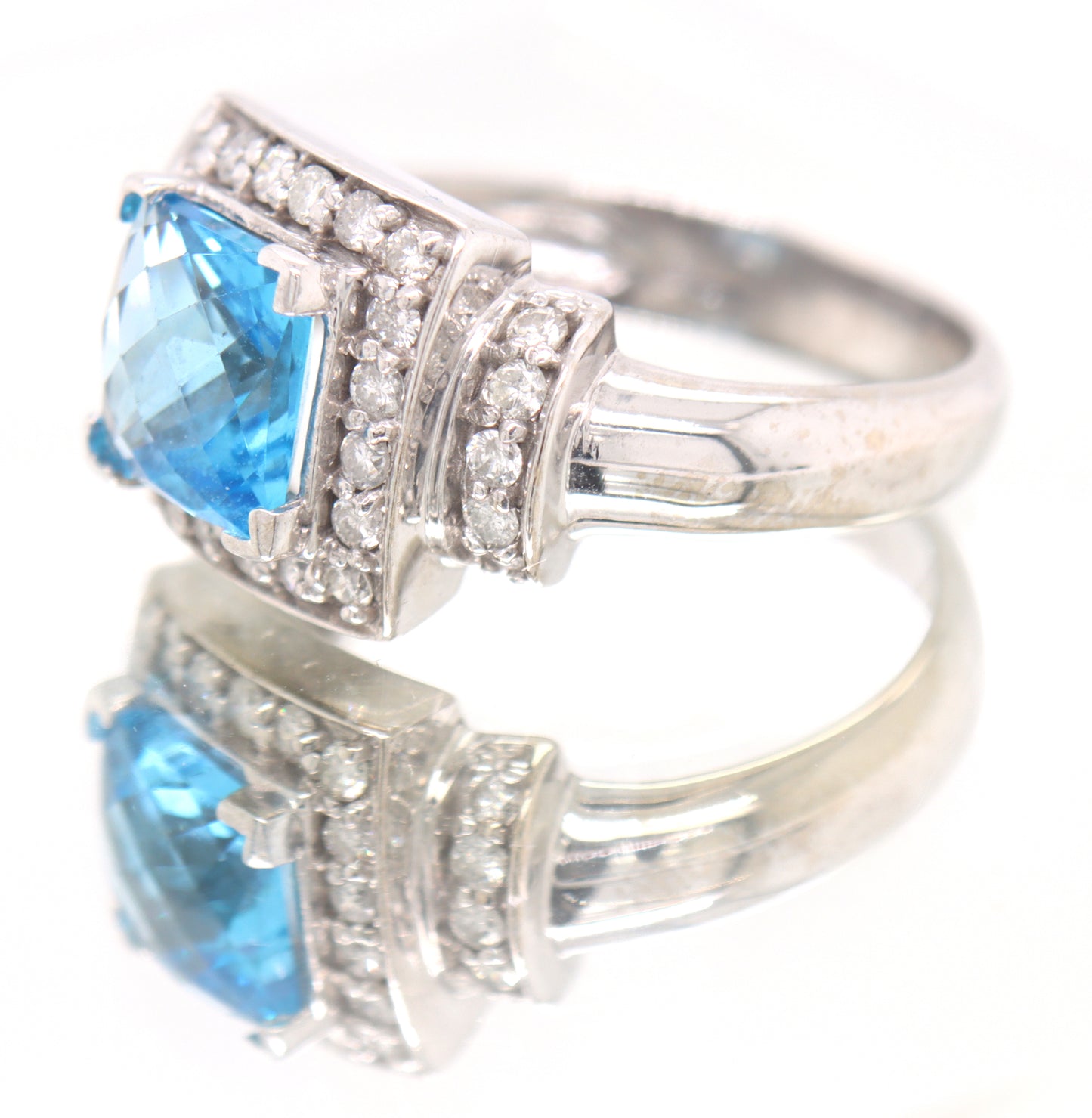 14kt White Gold approximate 1.60ct Blue Topaz and 0.30ctw Diamond Ring