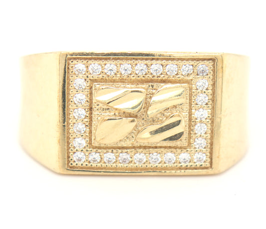 10kt Yellow gold square cubic zirconia ring