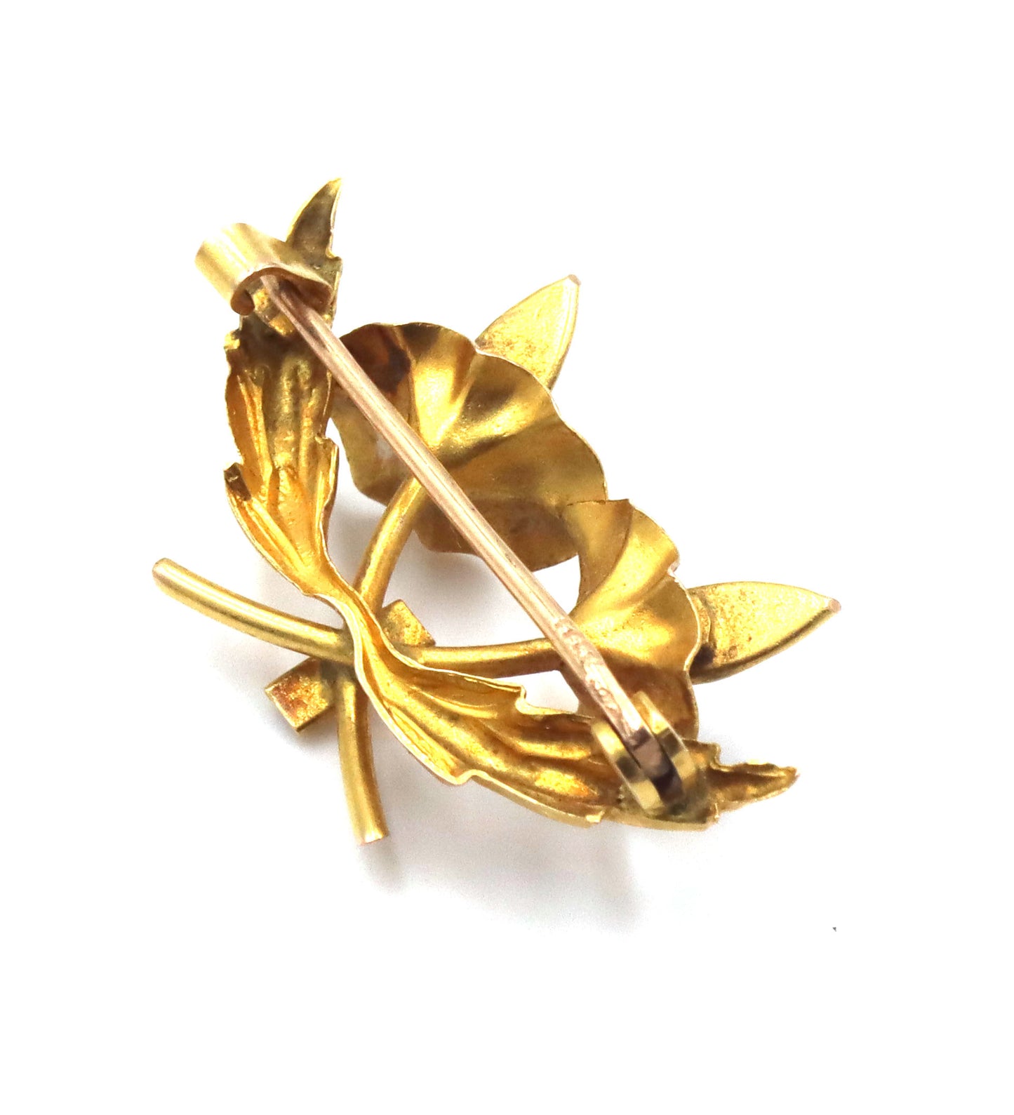 Vintage 10kt yellow gold pearl bean brooch