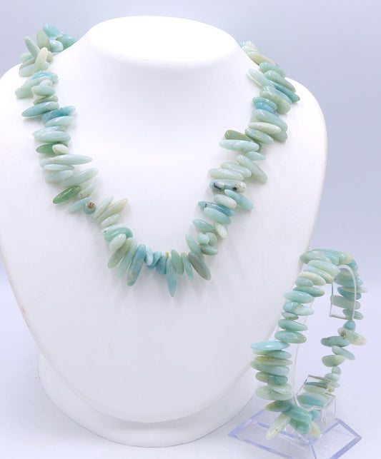 Set of Turquoise necklace and matching bracelet
