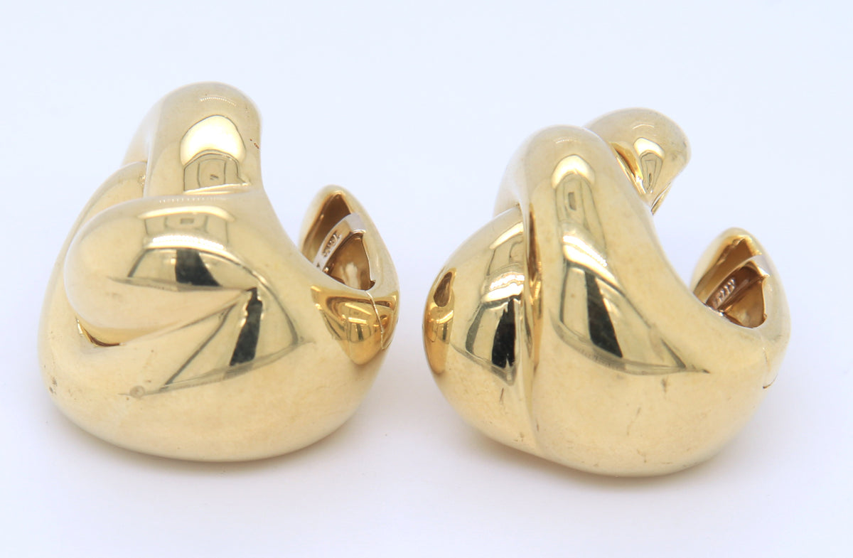 Powerful 18kt Knot Motif Earrings