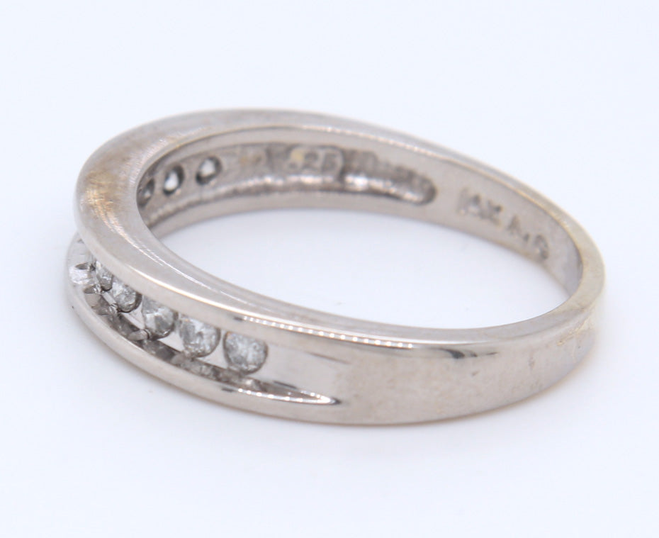 14KT White Gold Diamond Band