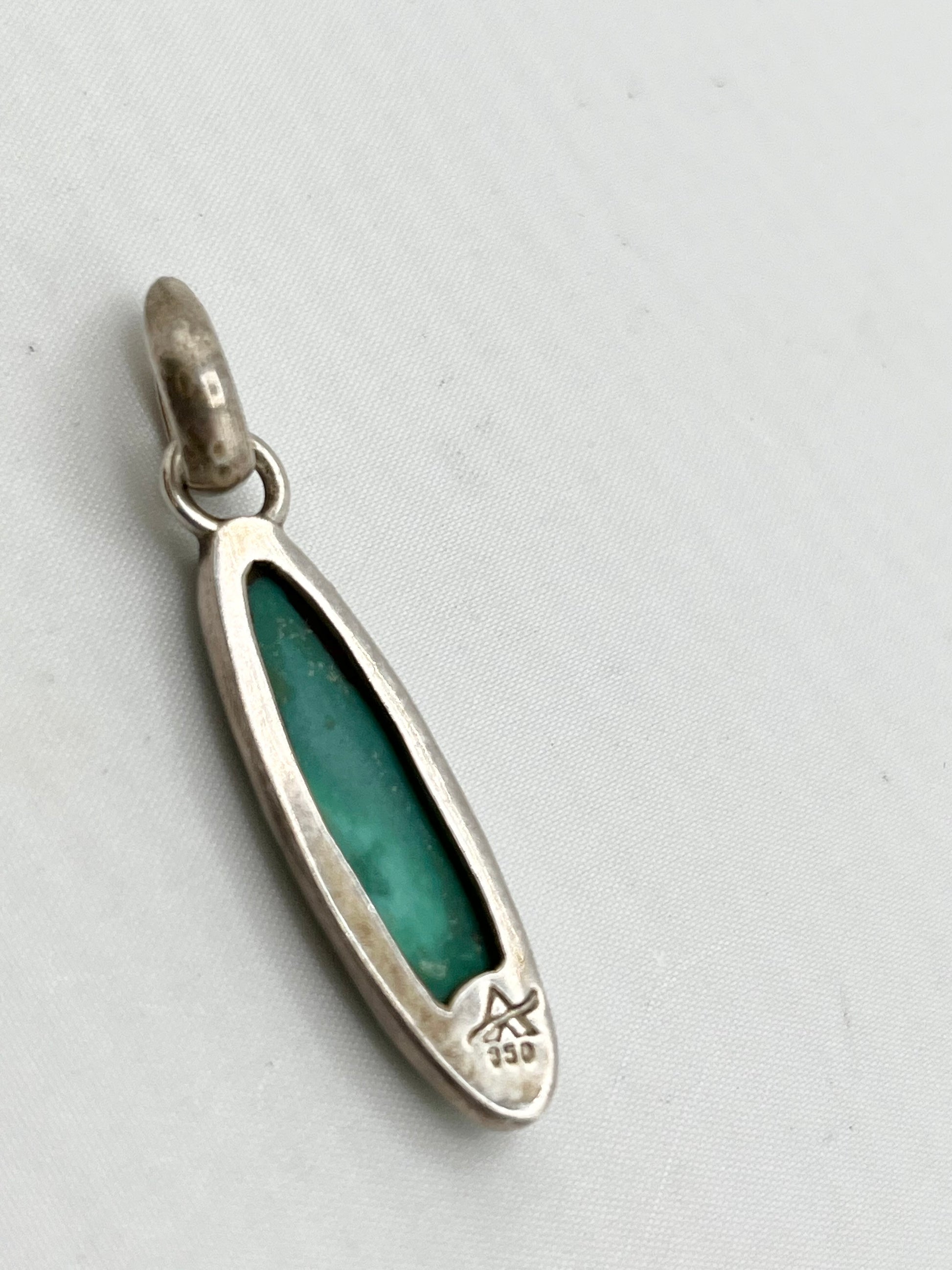 925 Sterling Silver Mexican Turquoise Dangle Earrings  And A Matching Oval shaped Pendant