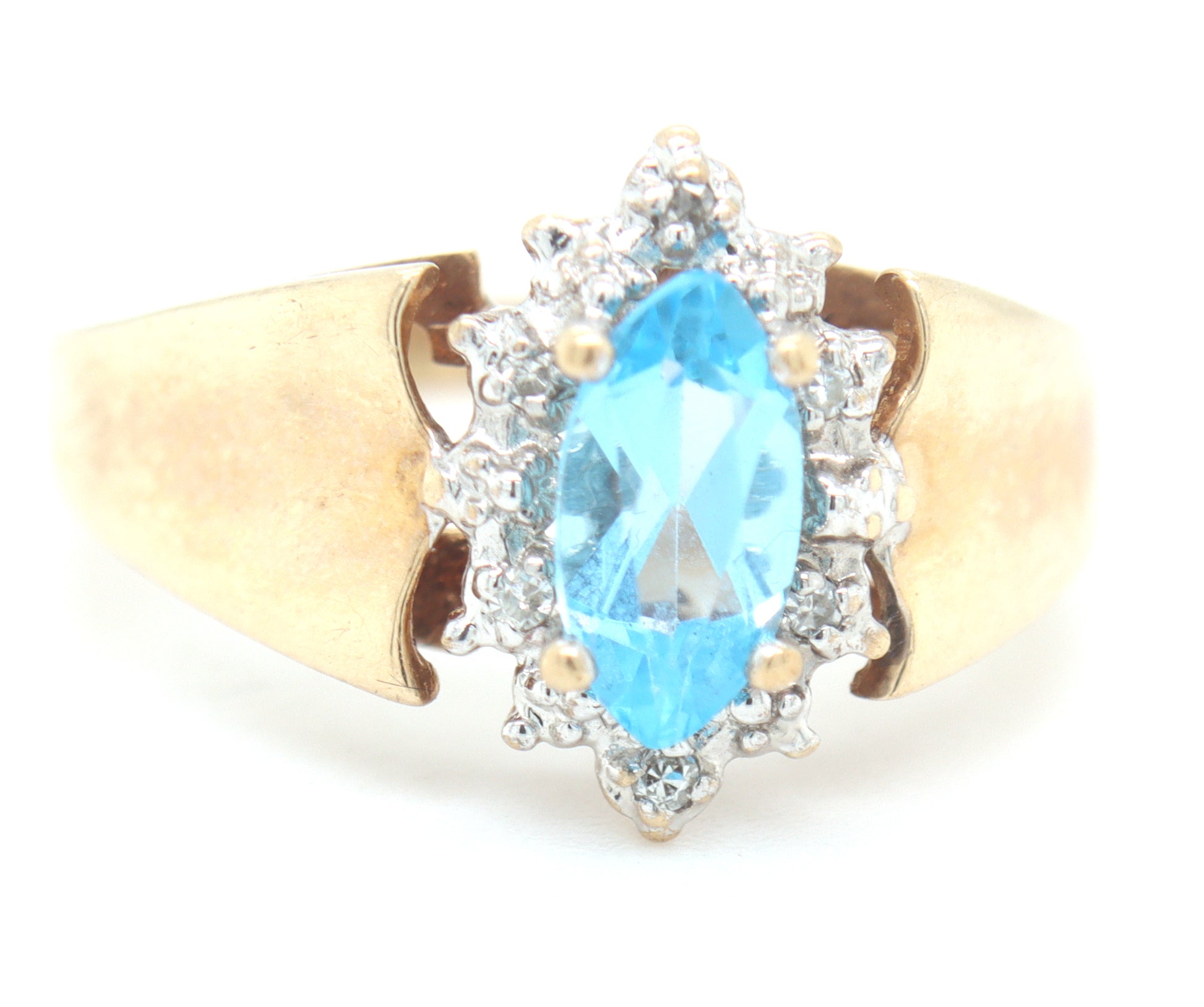 10kt Yellow gold blue topaz and diamond ring