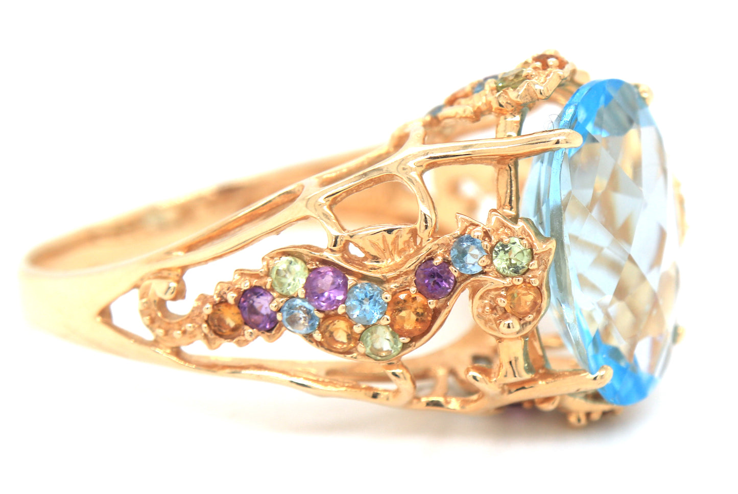 14kt Yellow gold oval blue topaz ring