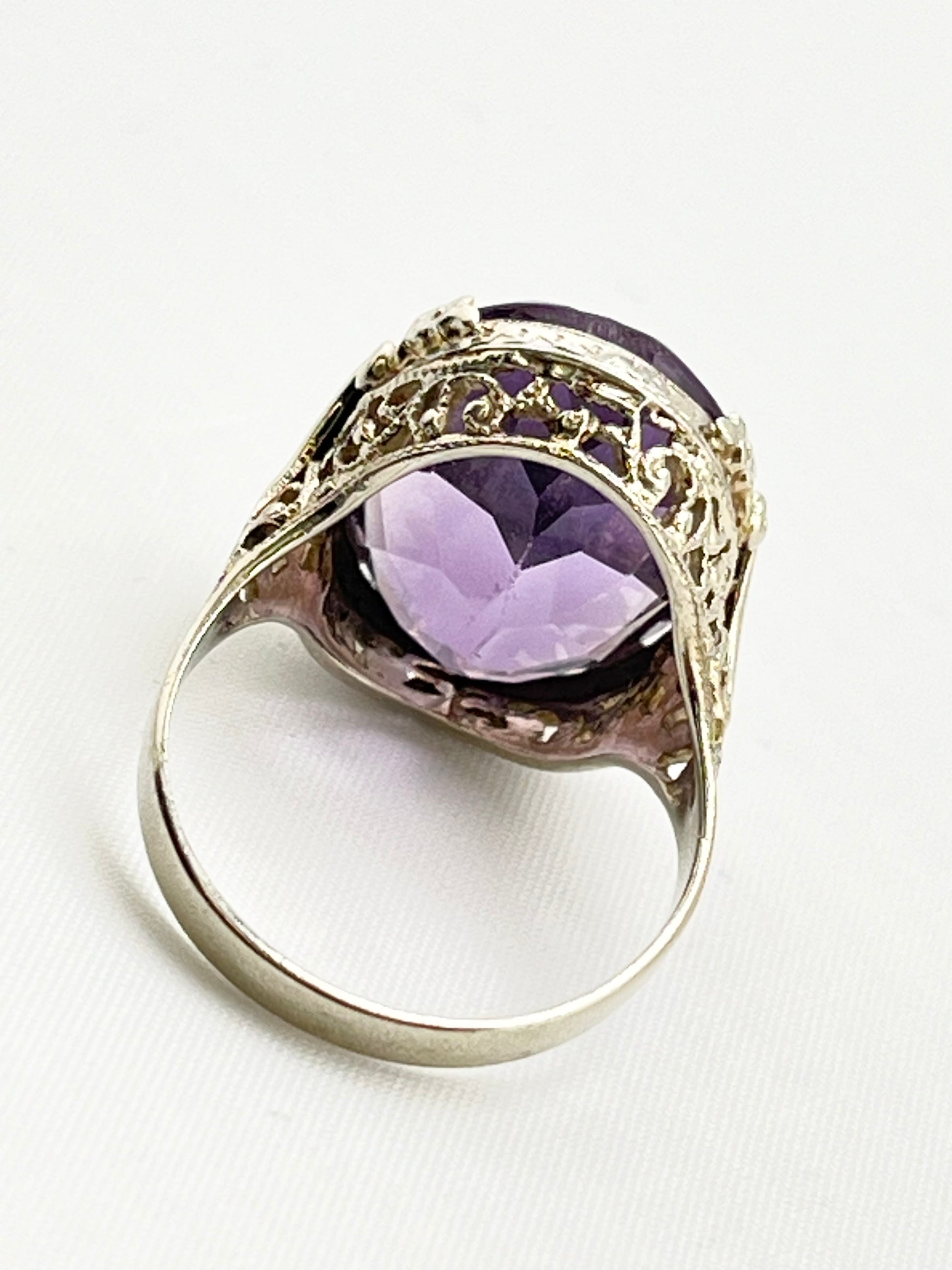 14KT White Gold Art Deco Filigree Design Amethyst Ring
