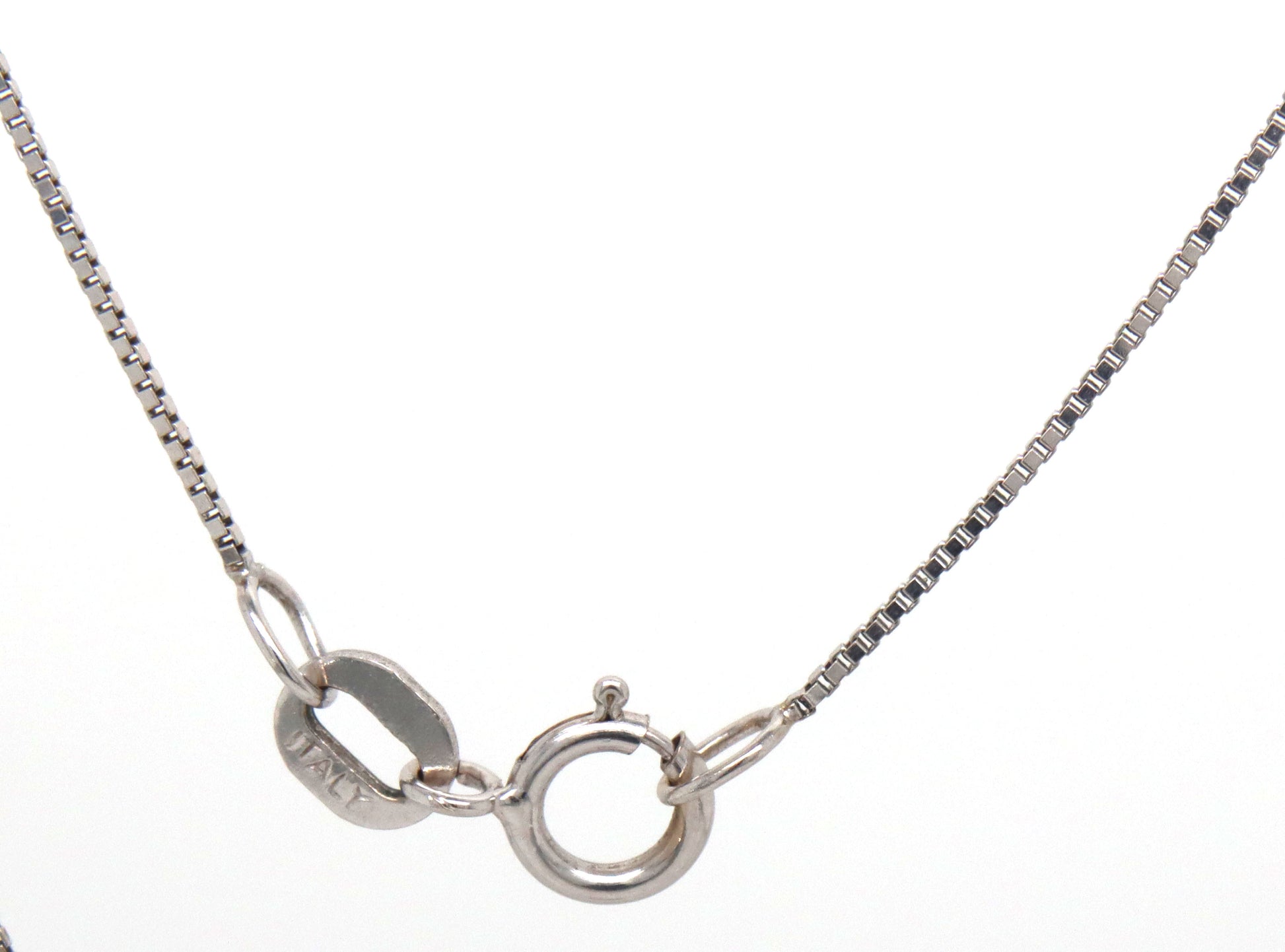 14kt White gold diamond pendant on box chain necklace