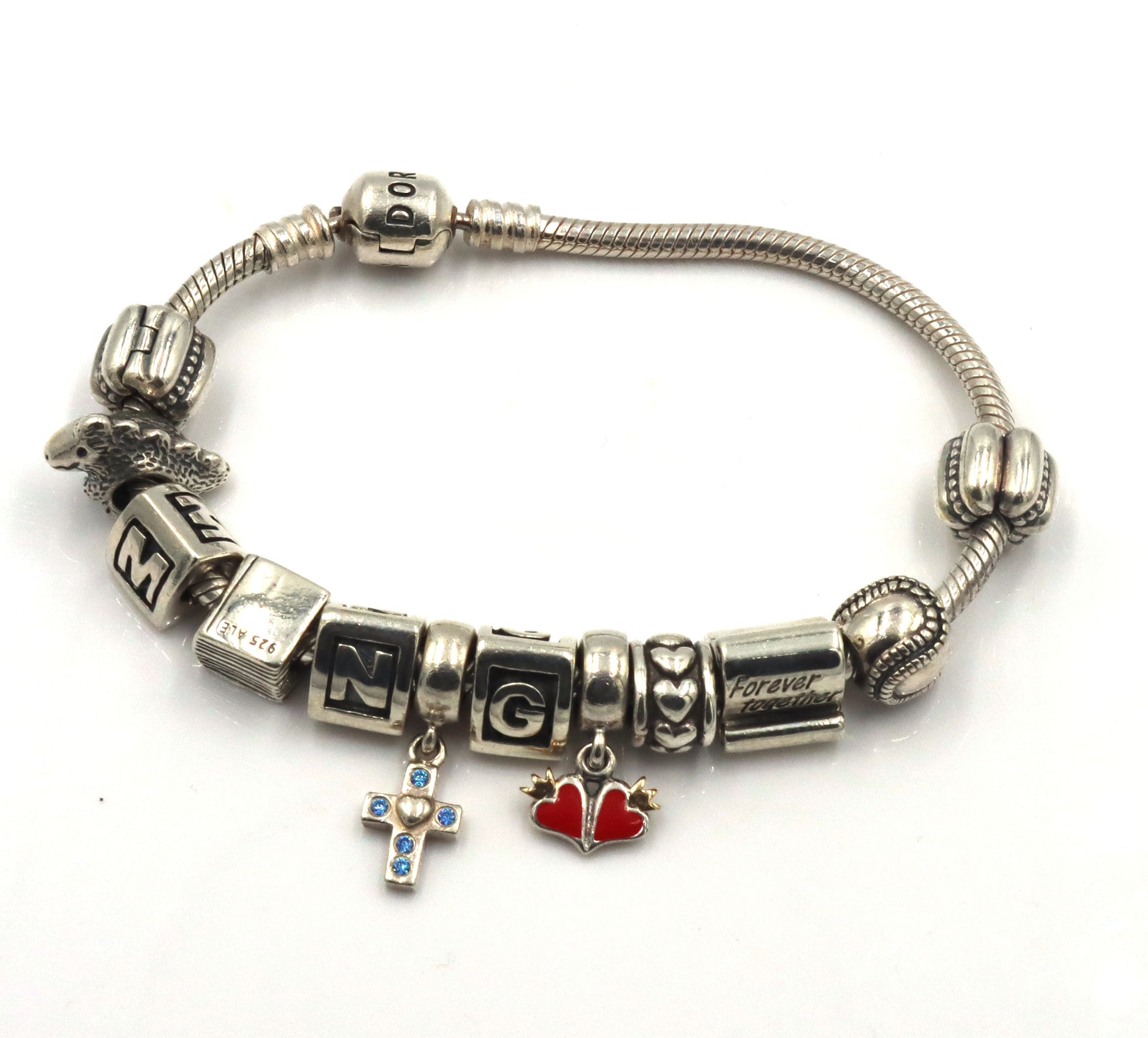 Pandora bracelet with charms in 925 sterling silver