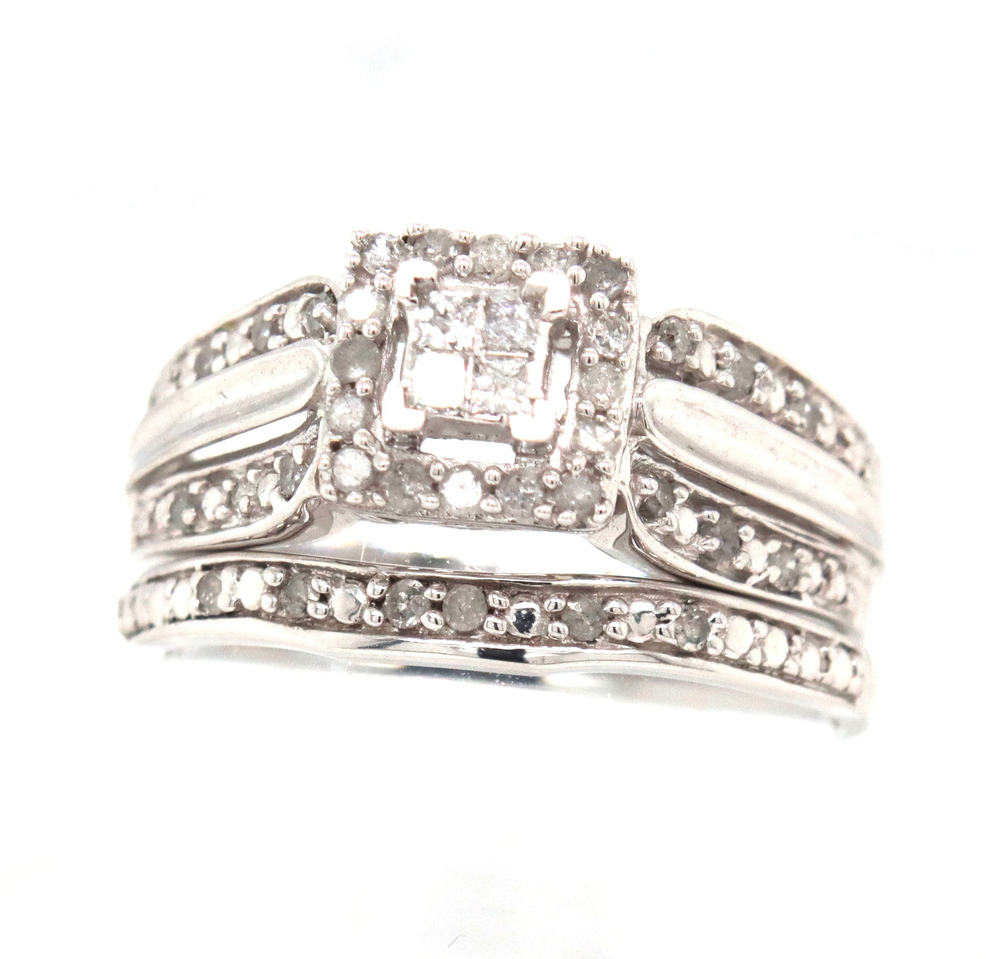 10kt White gold princess cut diamond engagement ring
