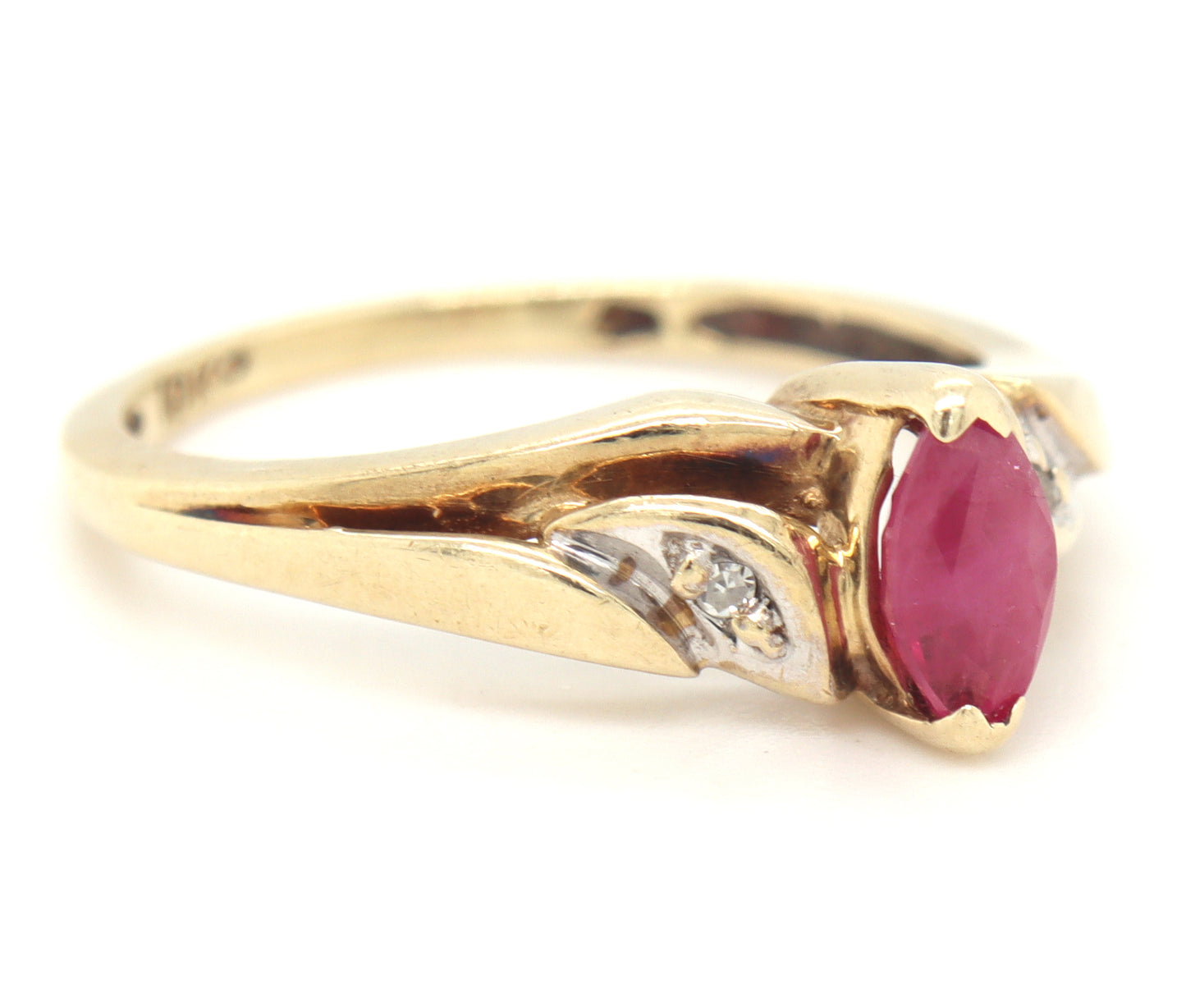 10kt Yellow gold marquise ruby ring