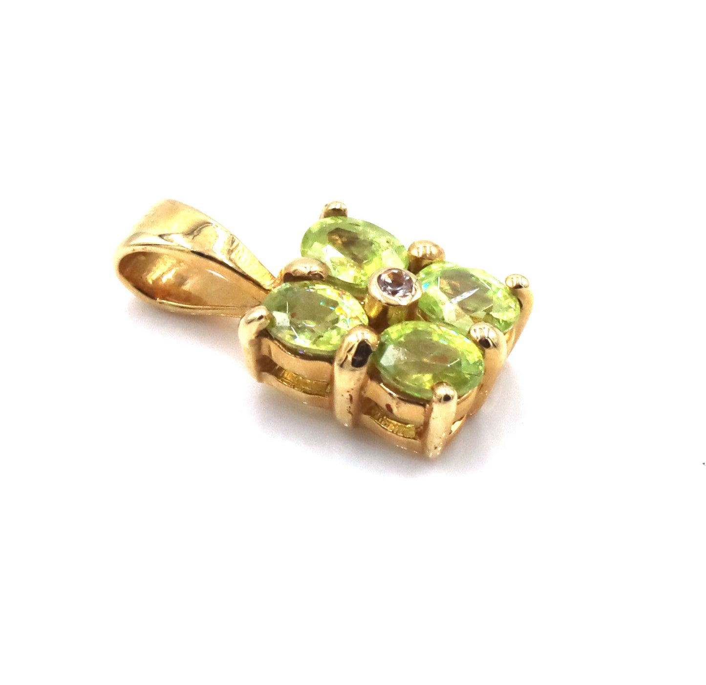 14kt Yellow gold peridot pendant