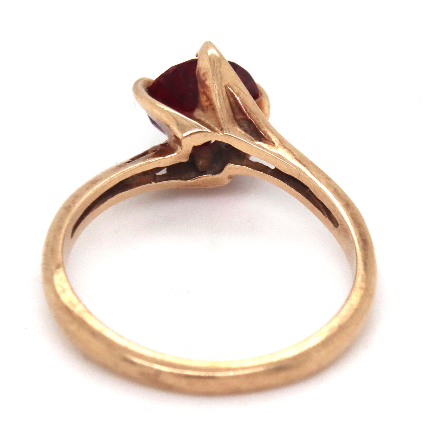 10kt Yellow gold synthetic ruby cocktail ring