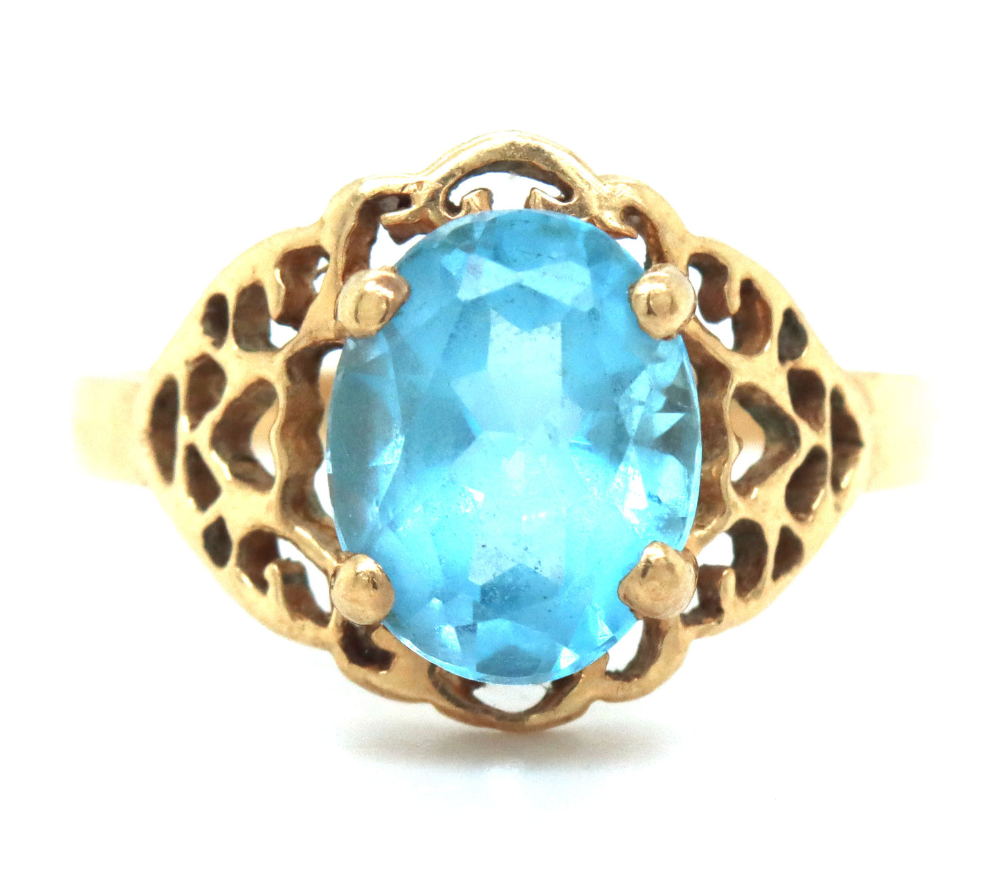 10kt Yellow gold oval blue topaz ring