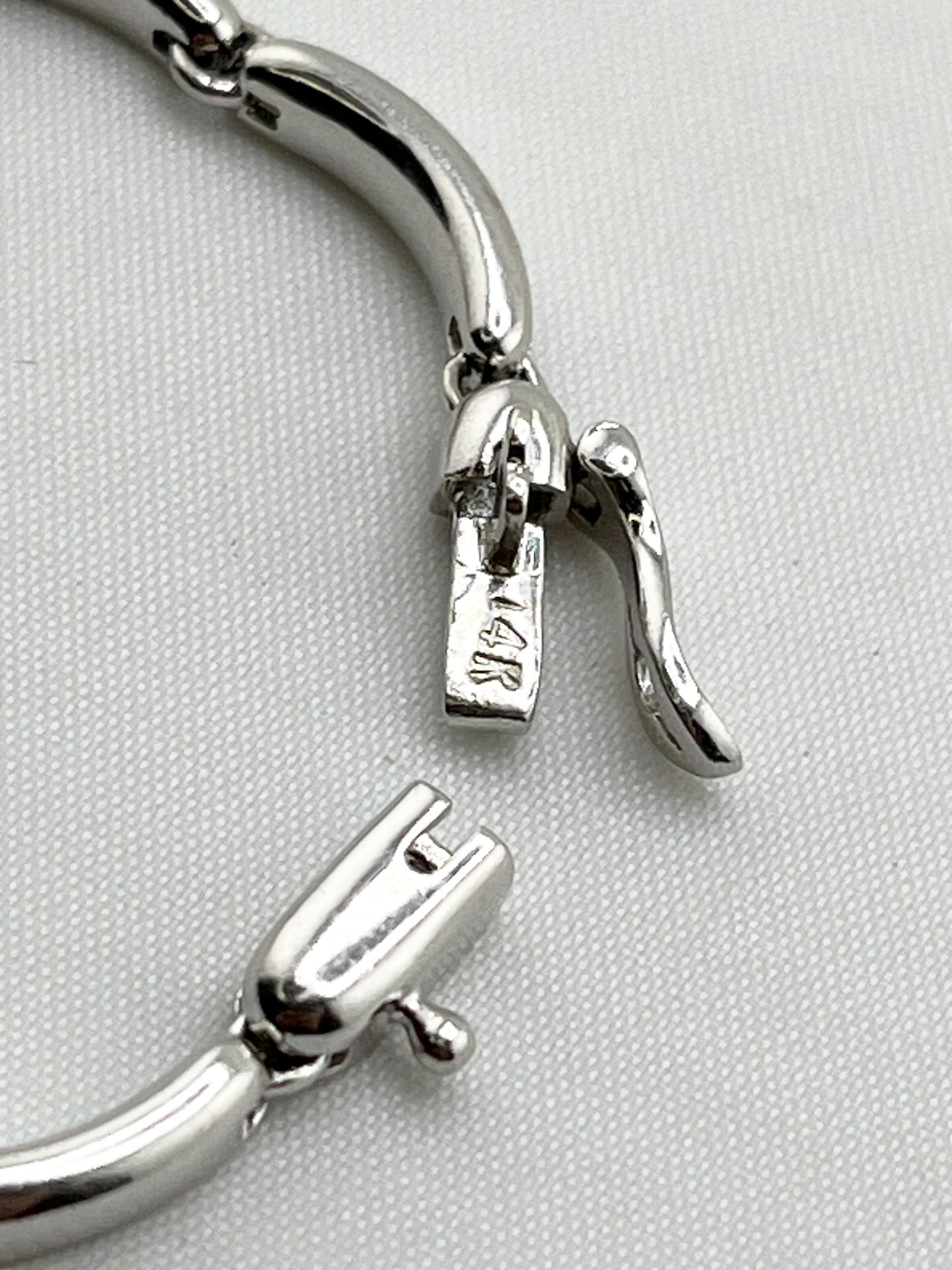 14KT White Gold U Shaped Link Chain Accented With Diamond and Tahitian Pearl Drop Necklace