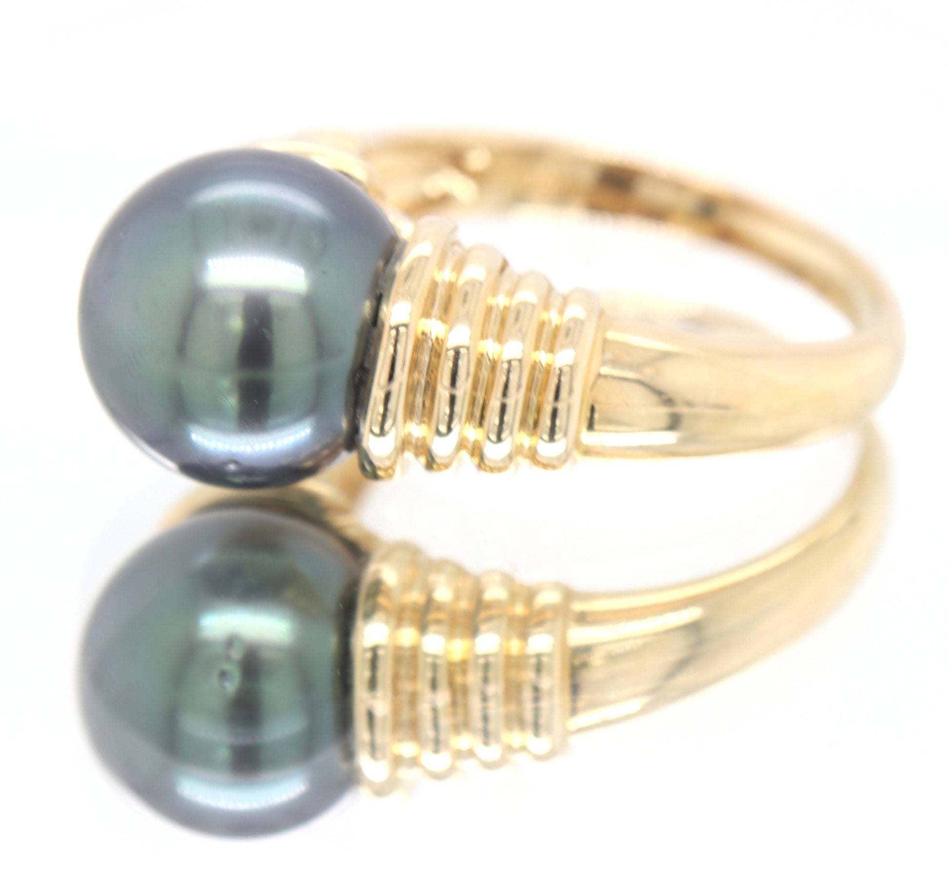 14kt Yellow Gold 10.5mm Tahitian Pearl Ring