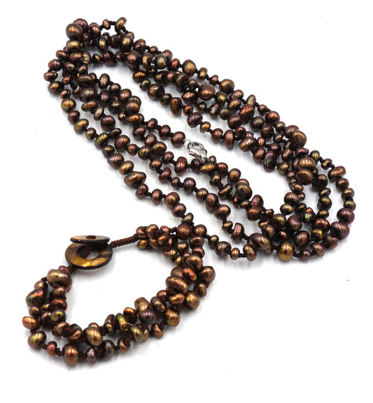 Set of brown pearl necklace and bracelet