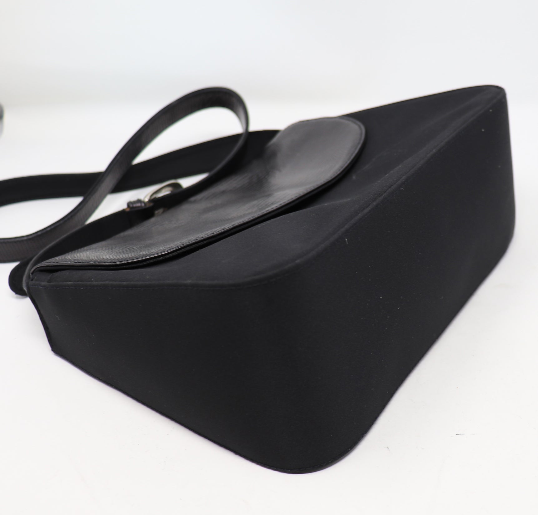 Preowned Talbots Black Fabric purse