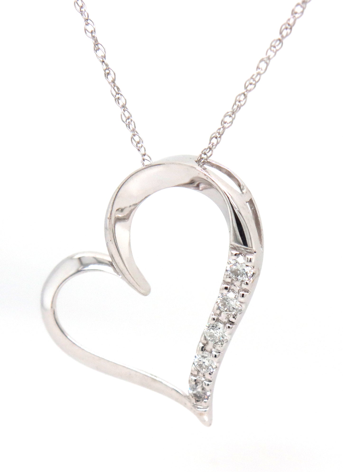 10kt White gold diamond heart shaped pendant on chain