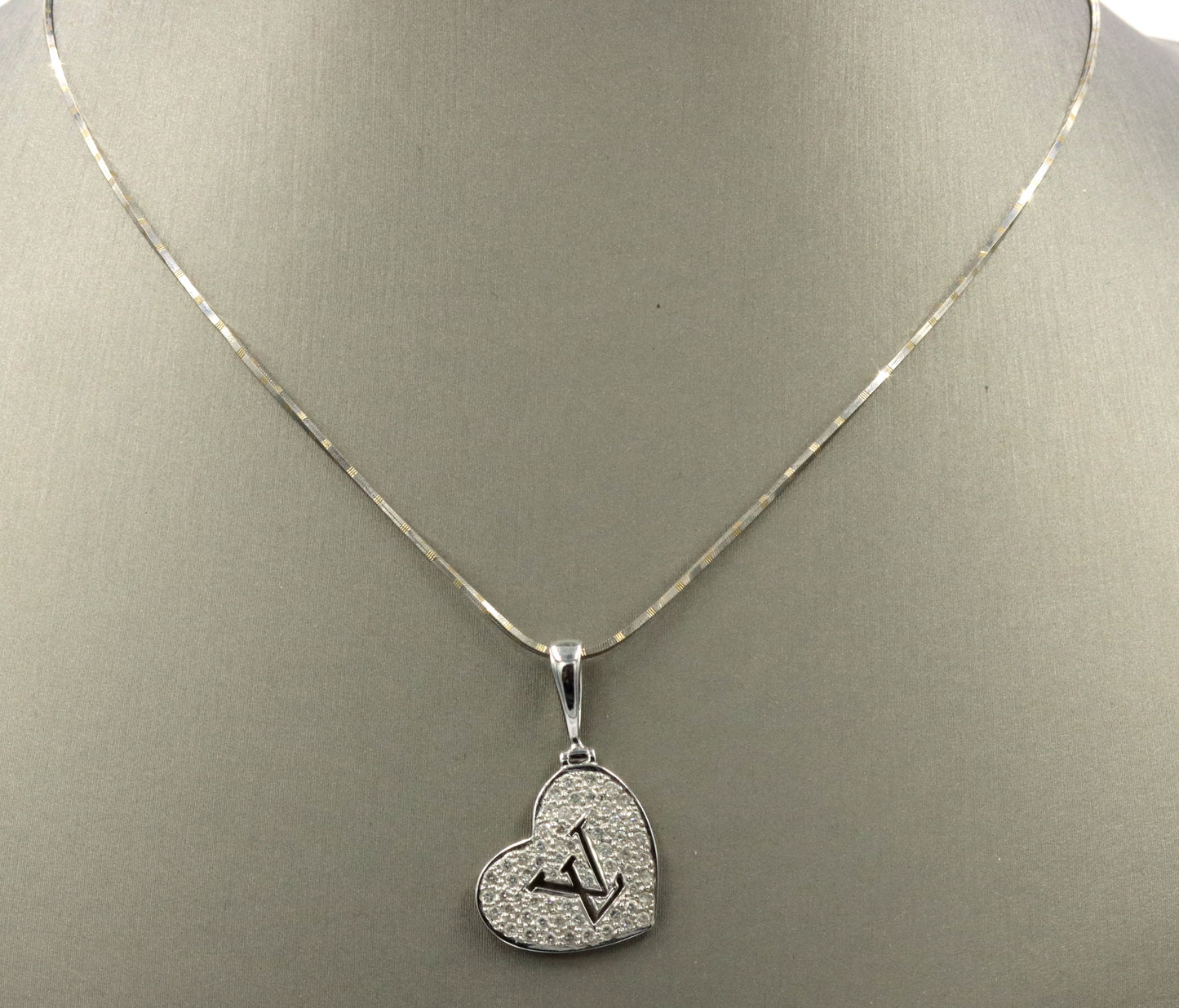 18kt White gold LV diamond heart shaped pendant on Italian chain necklace