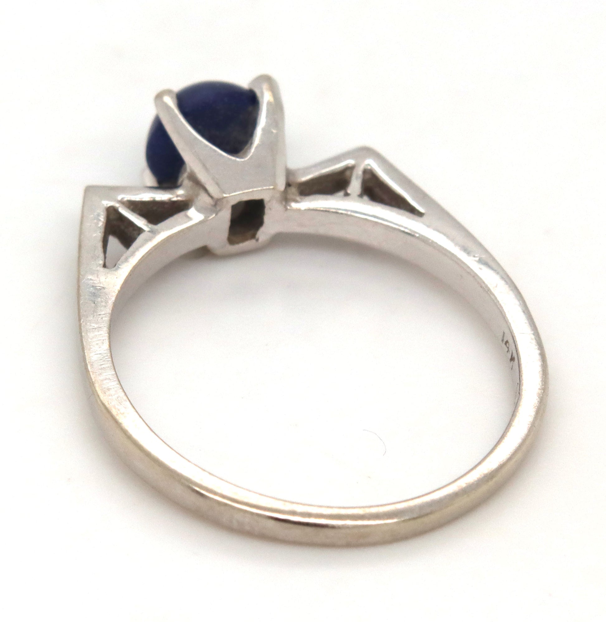 14kt White gold Lindy star sapphire ring