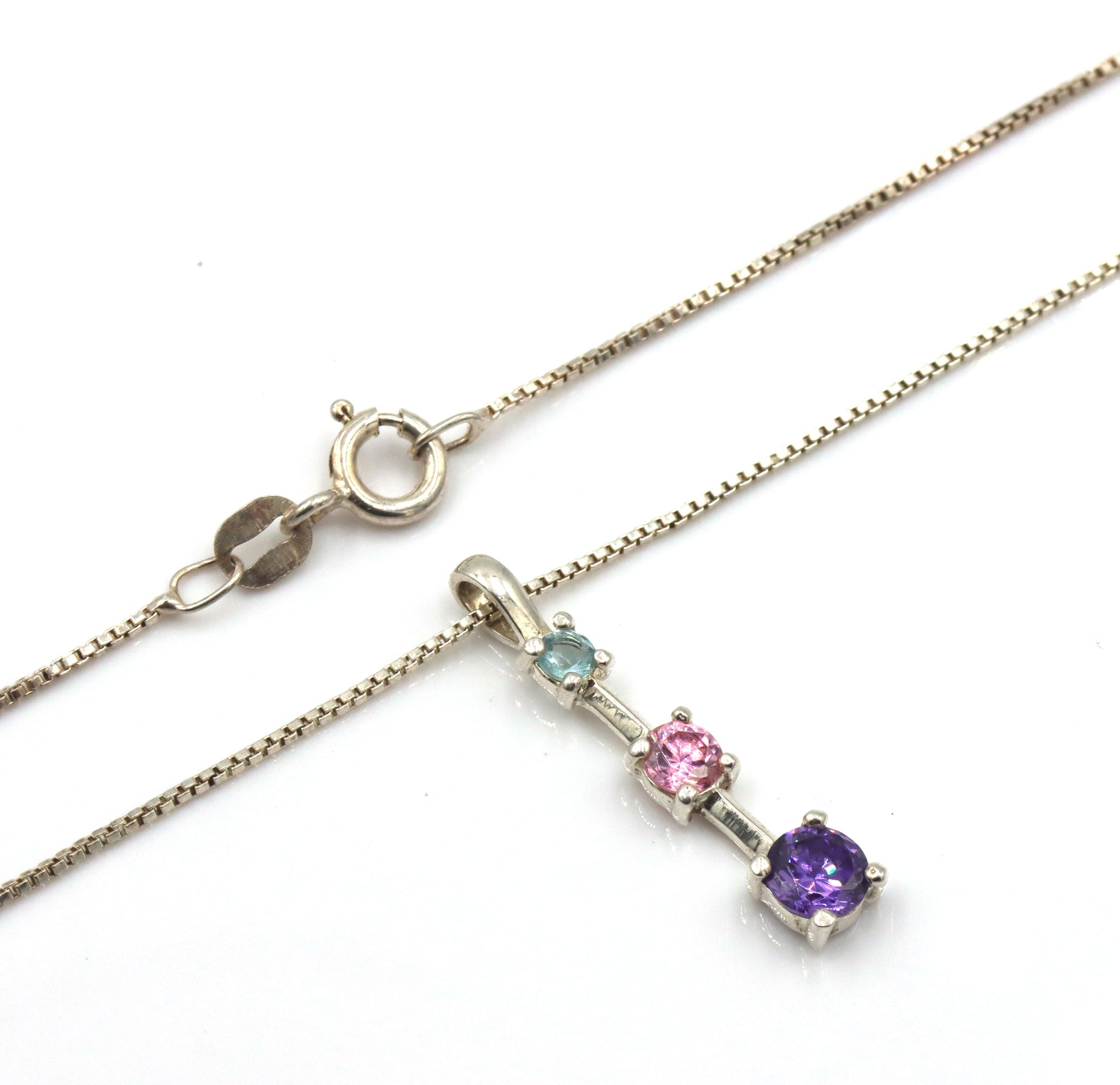 Group lot of 7 Vintage 925 sterling silver necklaces
