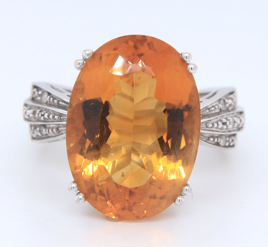 10K White Gold large Oval Cirtrine Ring
