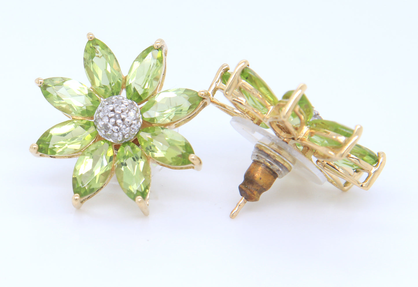 10KT Yellow Gold PErdiot Star Eaarings And Emerald Cluster Ring
