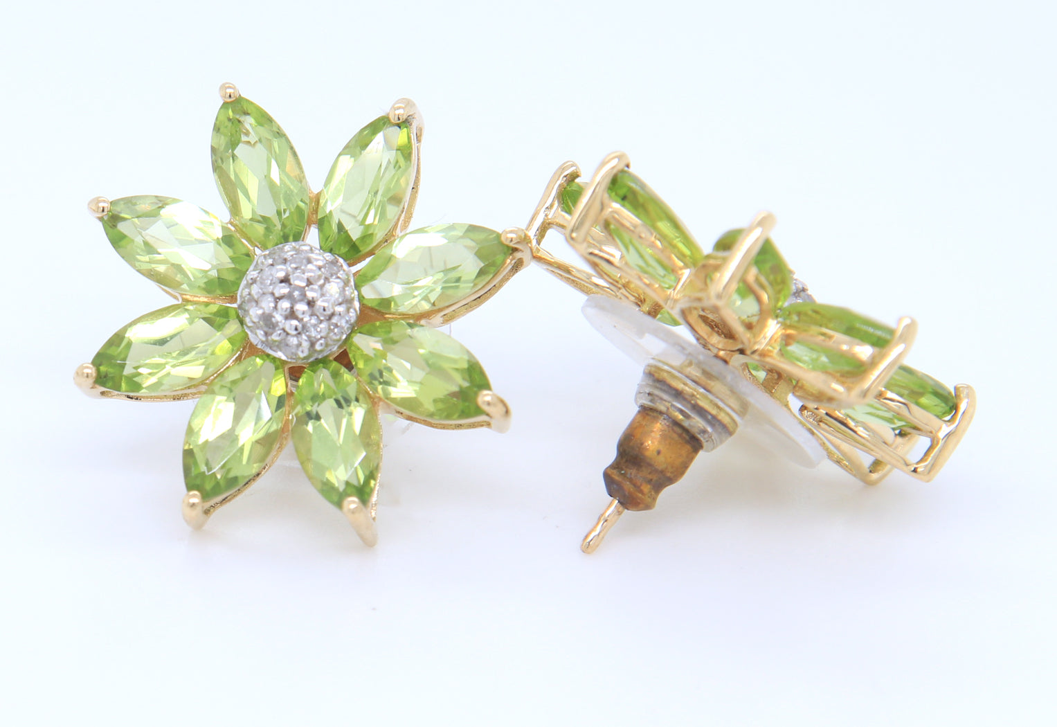 10KT Yellow Gold PErdiot Star Eaarings And Emerald Cluster Ring