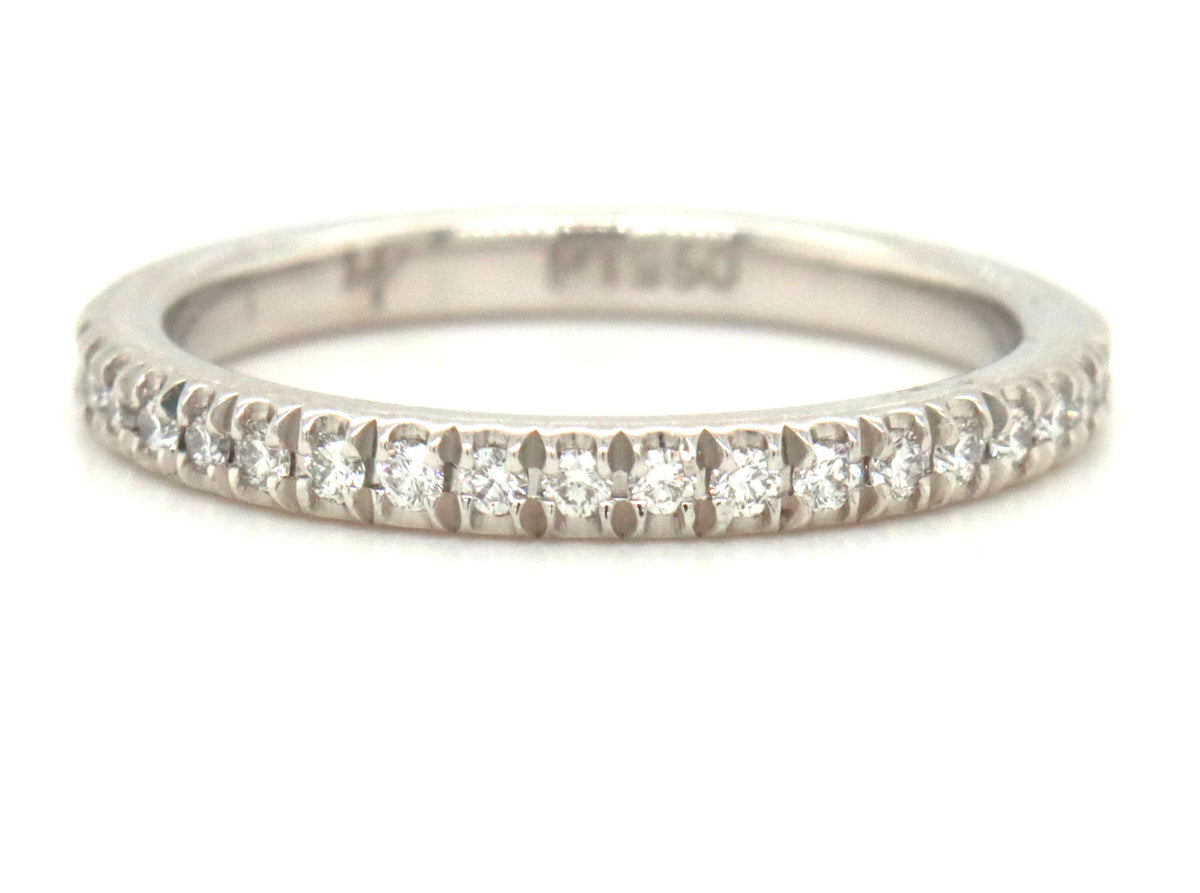 14kt White gold round brilliant cut diamond band