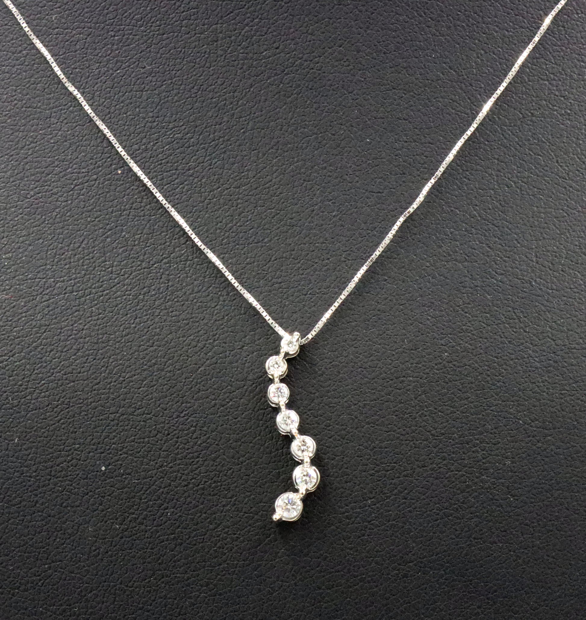 14kt White gold 0.15ctw diamond journey pendant on chain