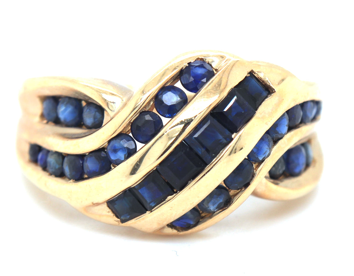 14kt Yellow gold blue sapphire ring