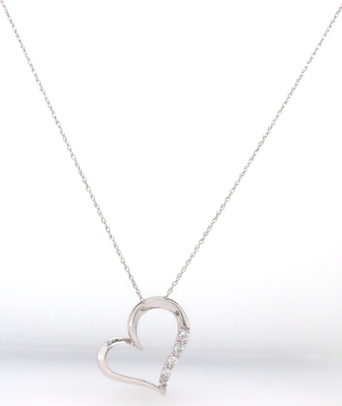 10kt White gold diamond heart shaped pendant on chain