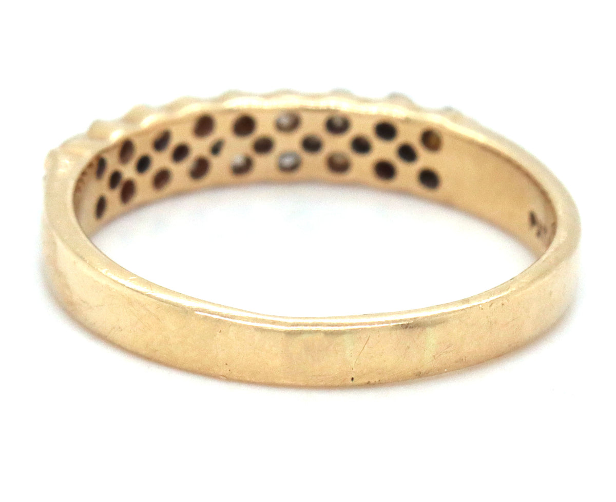 14kt Yellow gold diamond band