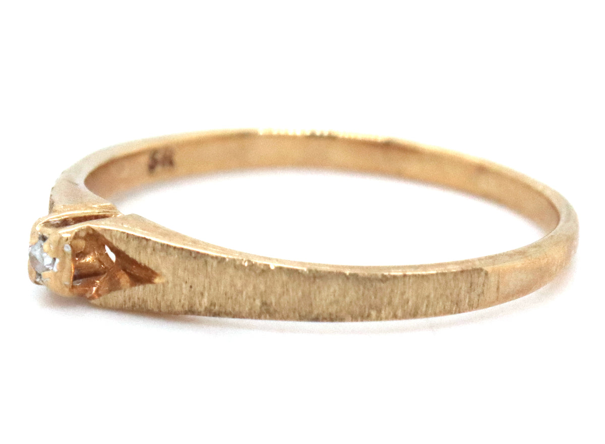 10kt Yellow gold diamond ring