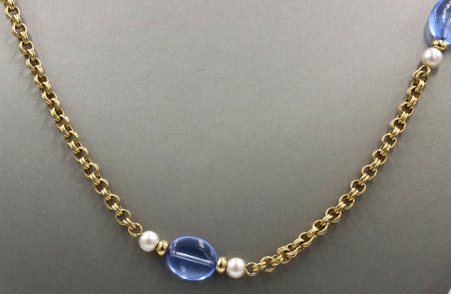 Vintage Avon gold plated pearl and glass necklace