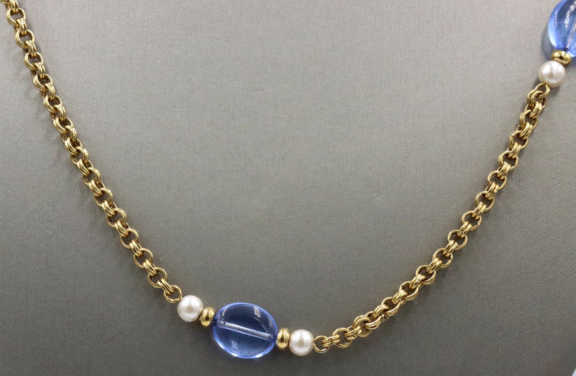 Vintage Avon gold plated pearl and glass necklace