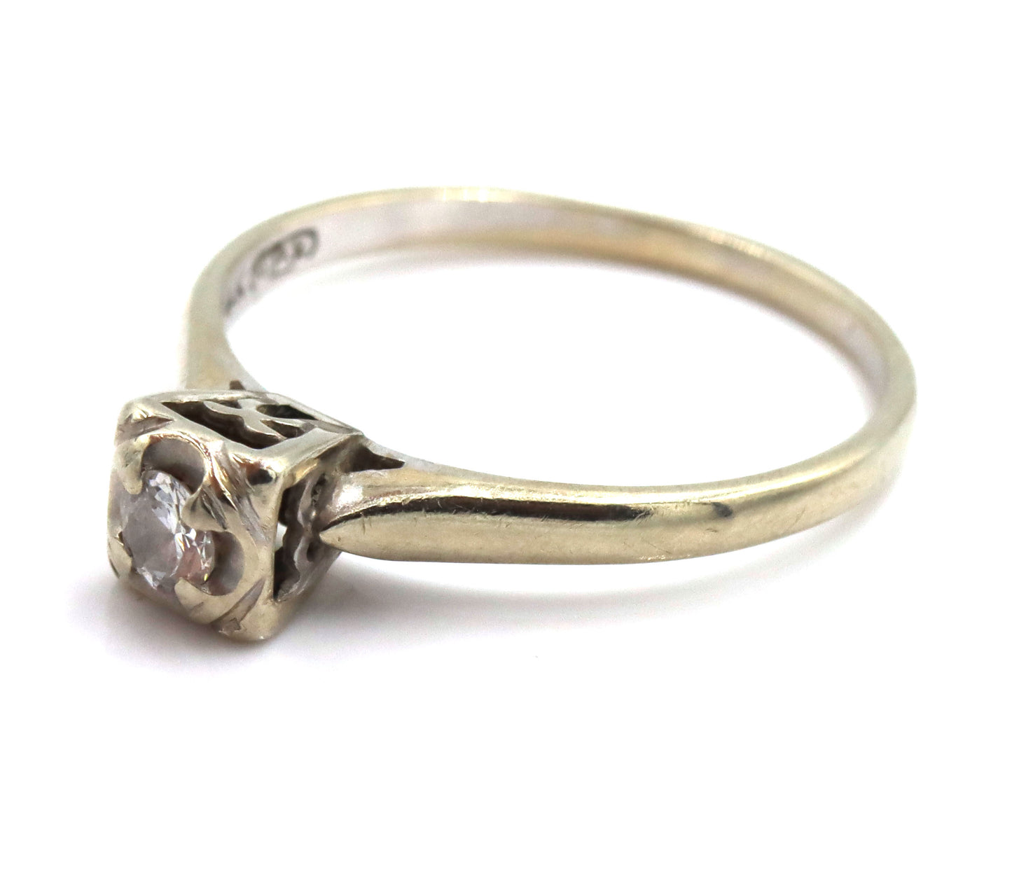 14kt White gold round diamond engagement ring