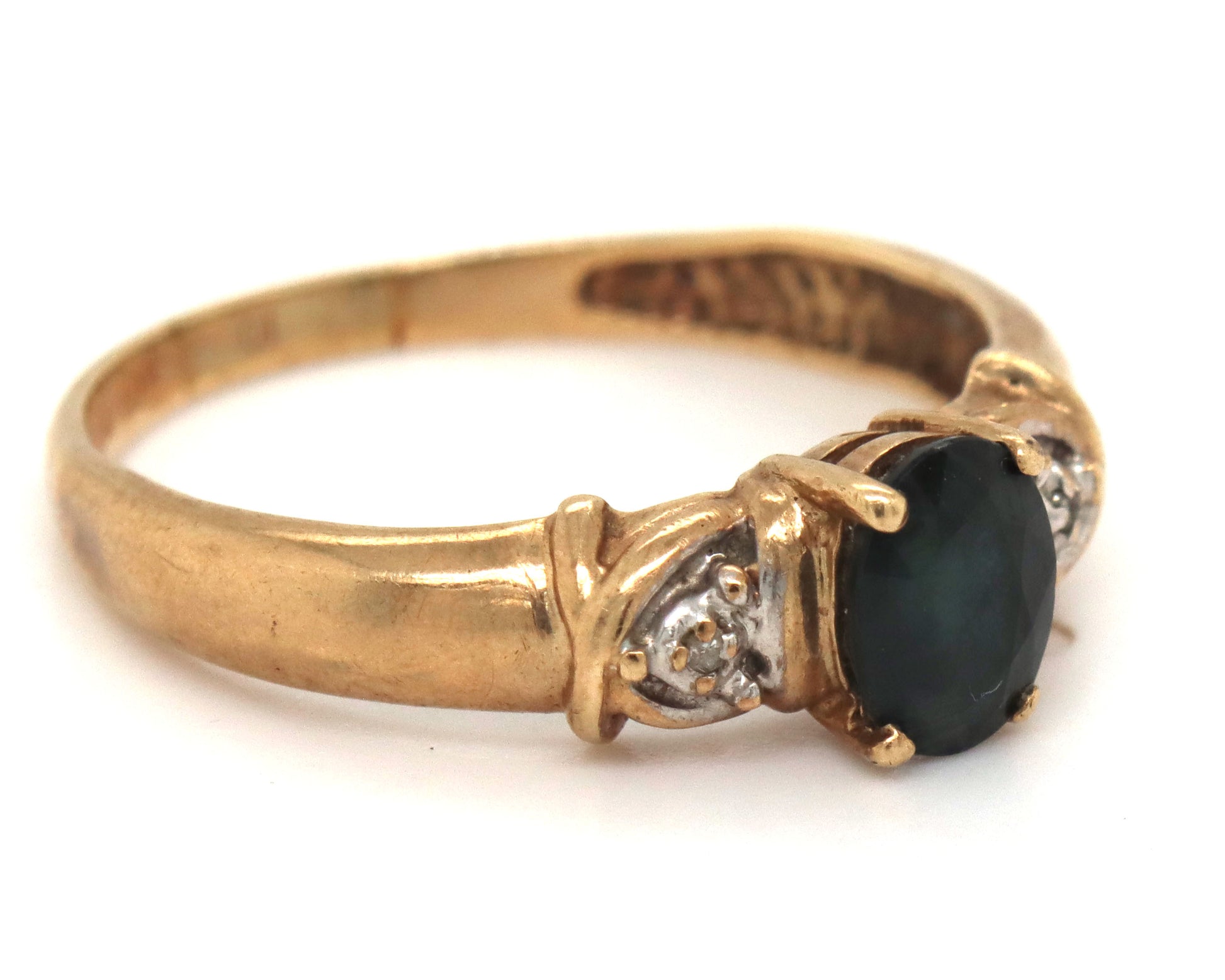 10kt Yellow gold blue sapphire ring