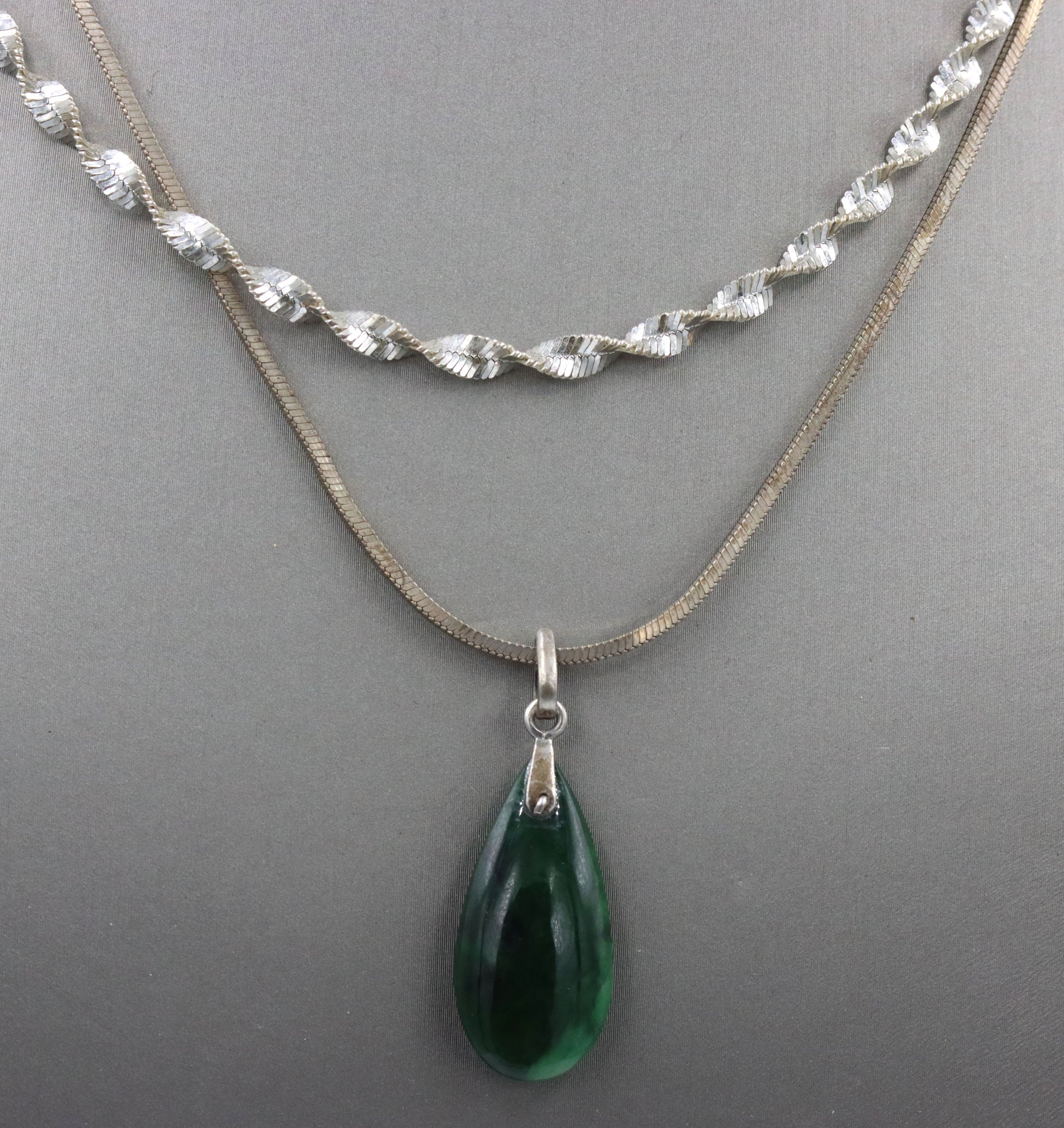 Lot of 2 Vintage 925 sterling silver necklaces