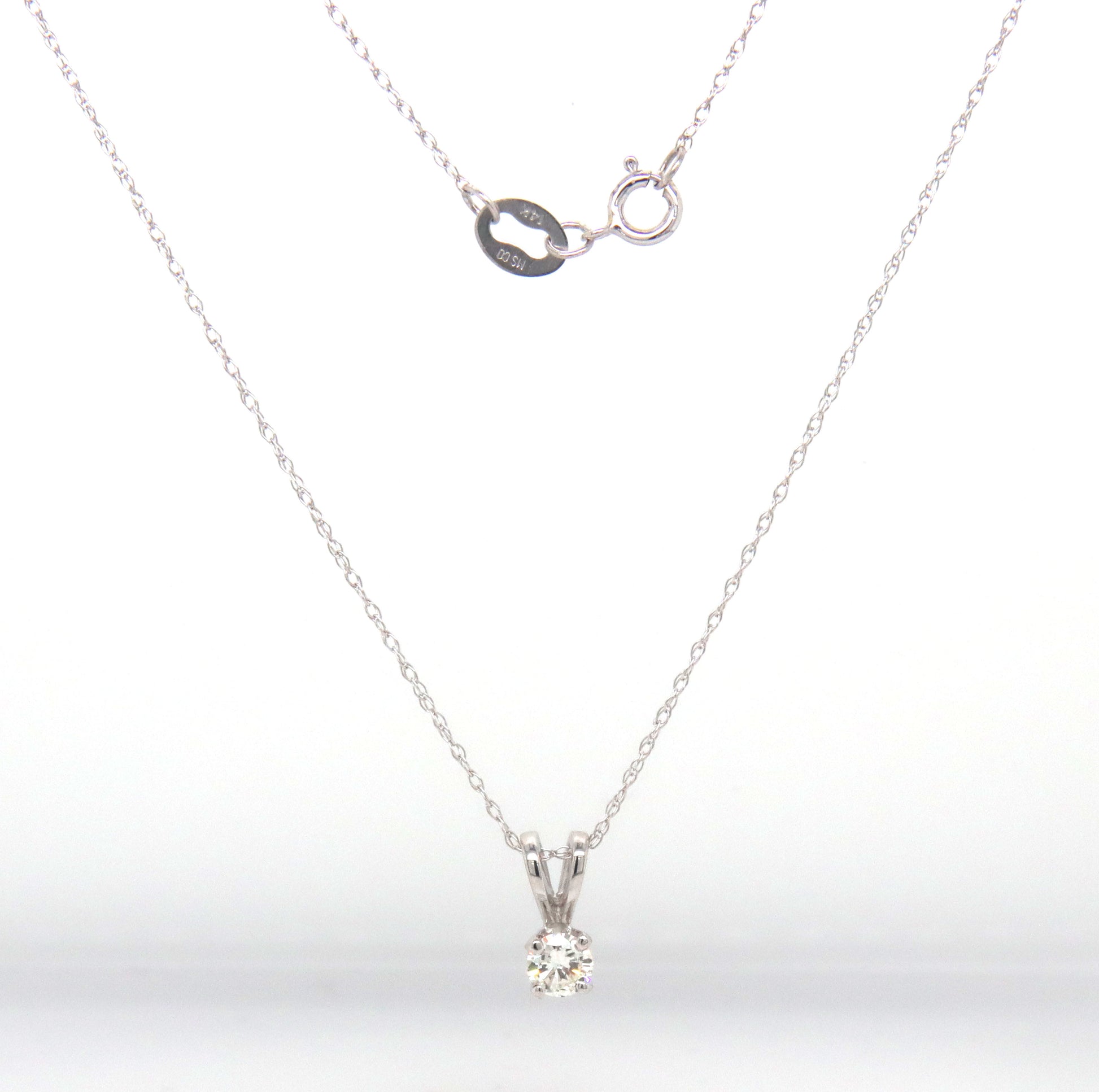 14kt White gold 0.15ctw round brilliant cut diamond pendant on chain