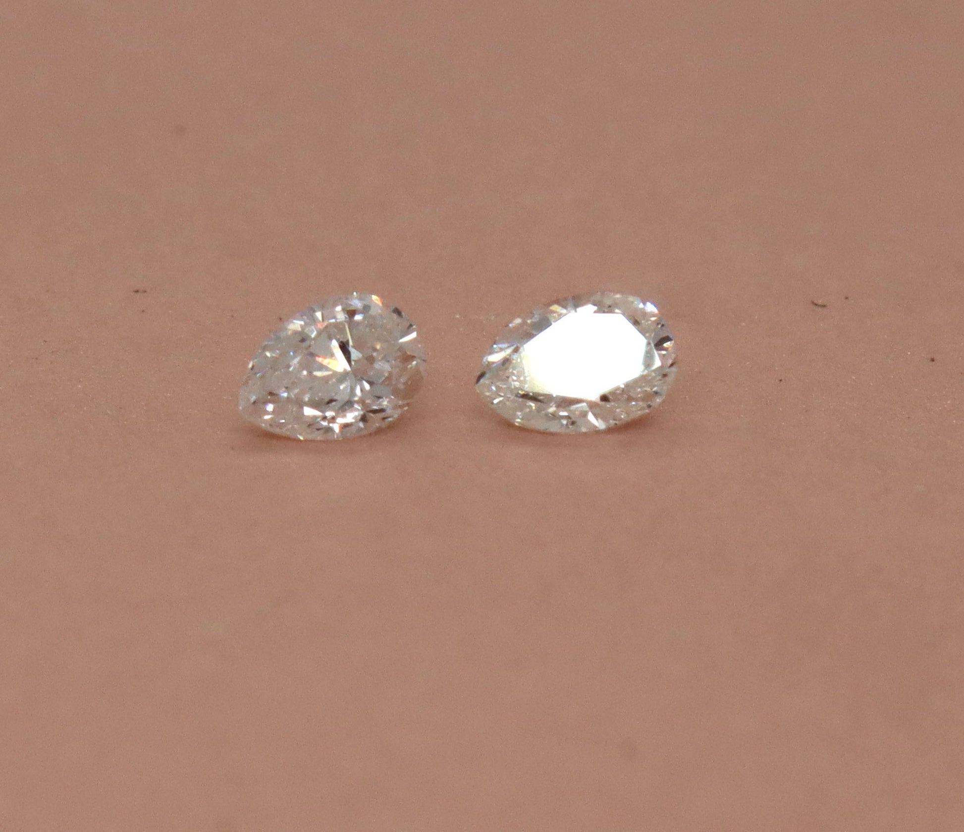 Pair of 0.20ctw pear shaped diamond loose stone