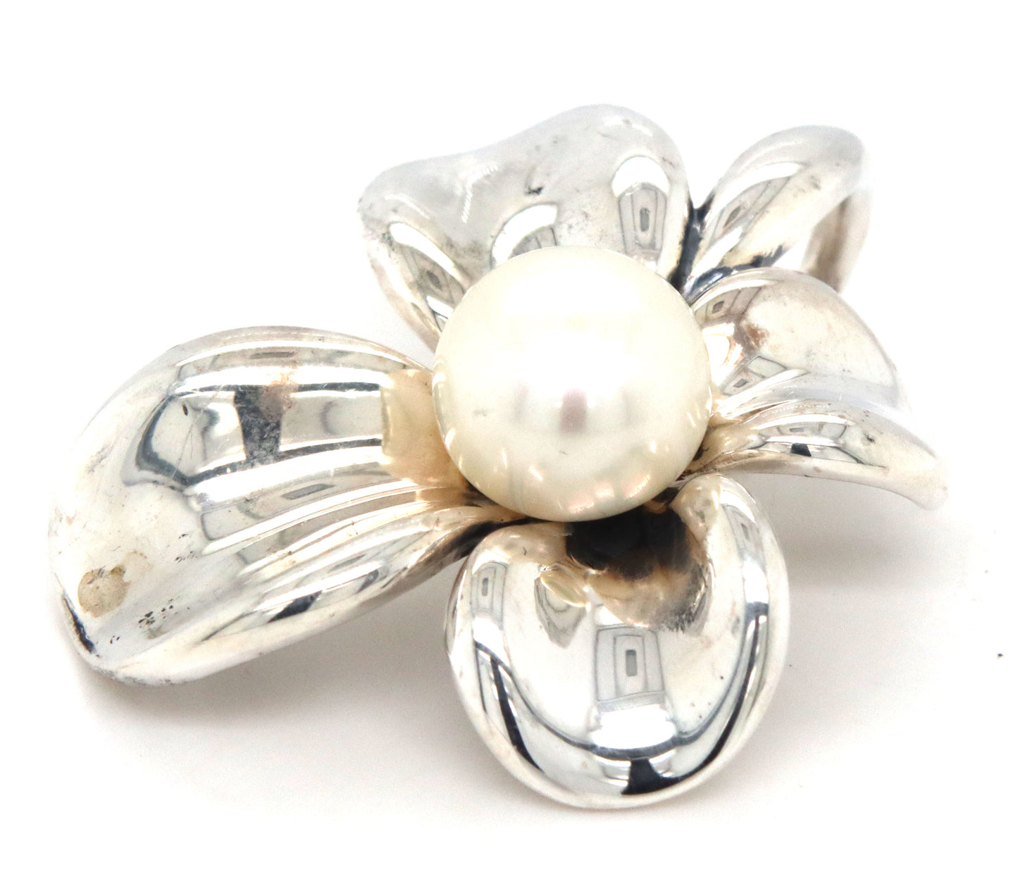 925 Sterling silver signed fresh water pearl flower pendant