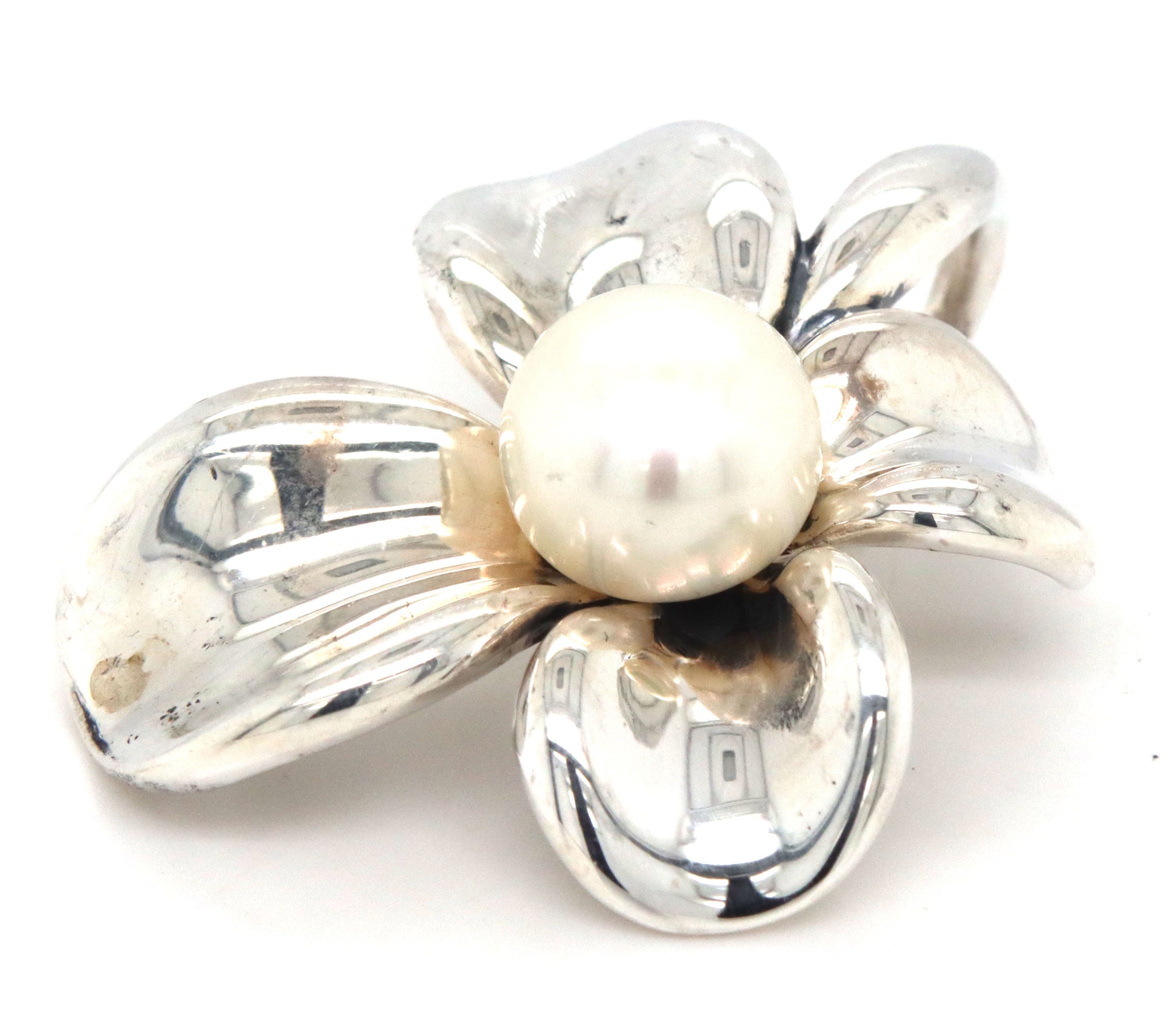 925 Sterling silver signed fresh water pearl flower pendant